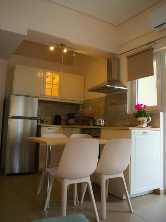 Sunny Central Luxury Apartment Volos Exterior photo